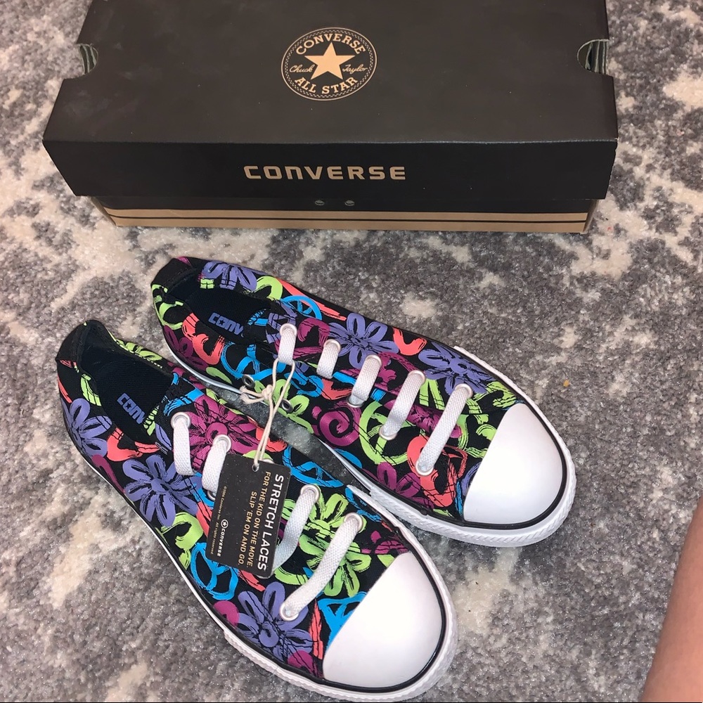 BRAND NEW FLORAL CONVERSE